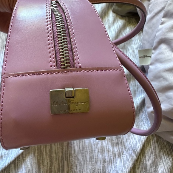 Salvatore Ferragamo RARE Pink Snake Print Handbag - Picture 4 of 7